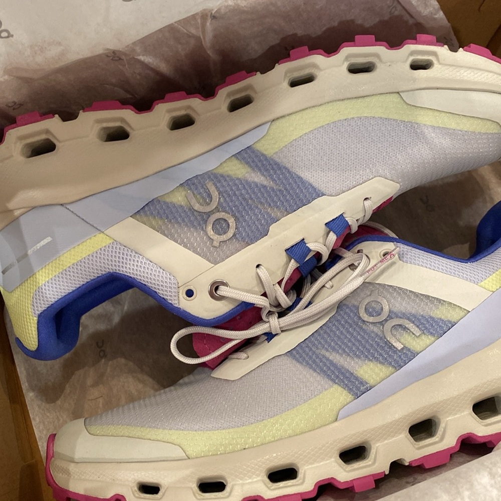 ON cloud women’s shoes